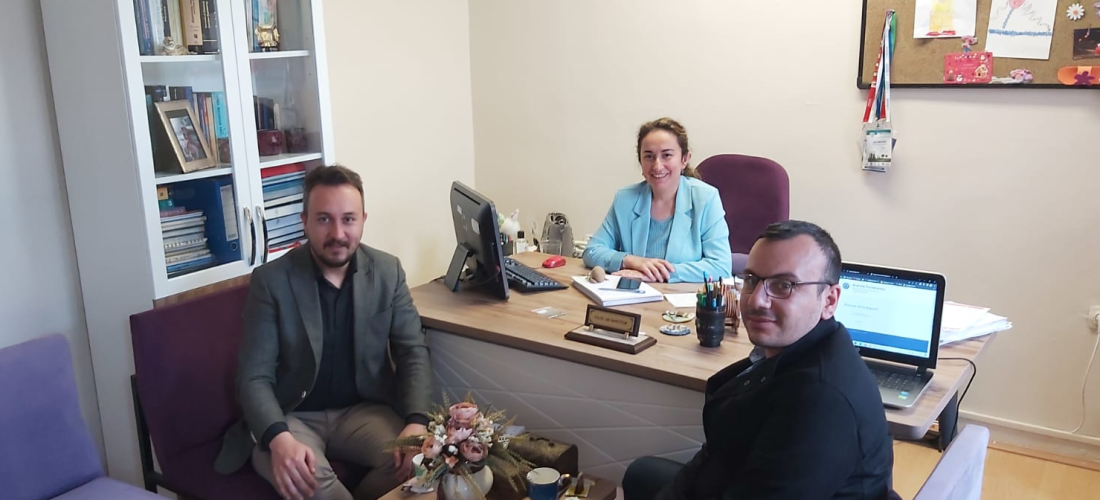 ATA TTO ÜNİVERSİTE-SANAYİ İŞ BİRLİĞİ KAPSAMINDA ATATÜRK ÜNİVERSİTESİ KİMYA MÜHENDİSLİĞİ BÖLÜMÜNÜ ZİYARET ETTİİ